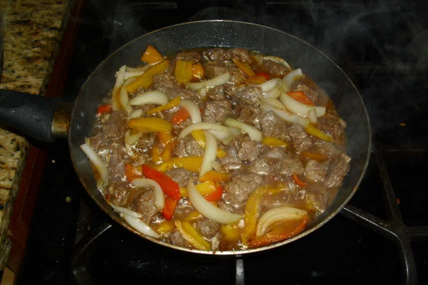 Beef Chuck Steak W Onions Peppers